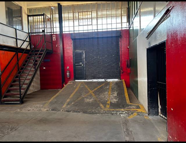 760M² WAREHOUSE TO LET IN MARTINDALE